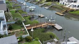 Beach Cottage OIB: a short walk to the beach