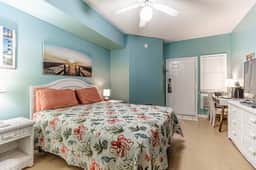 Small room in Sea Trail Condo-Tel