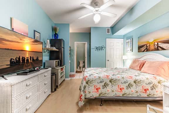 Small room in Sea Trail Condo-Tel - Image 1