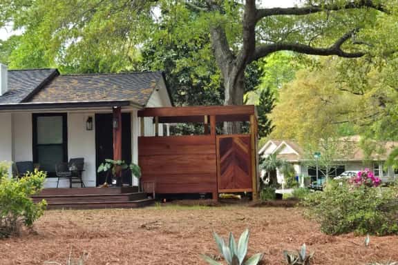 Shoreline Hideaway - Image 1