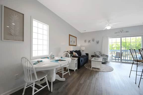 Sea Trail 2 Bd/2 Bath with pool and close to beach