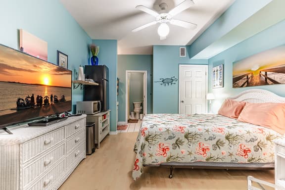 Small room in Sea Trail Condo-Tel