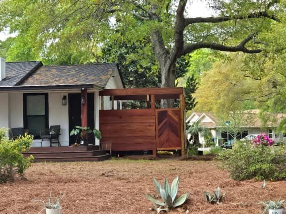 Shoreline Hideaway
